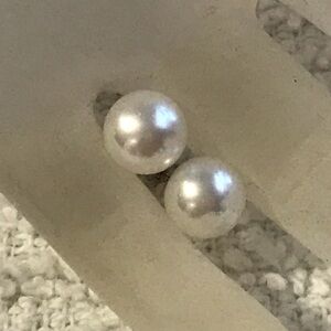 White Honora Stud Earrings